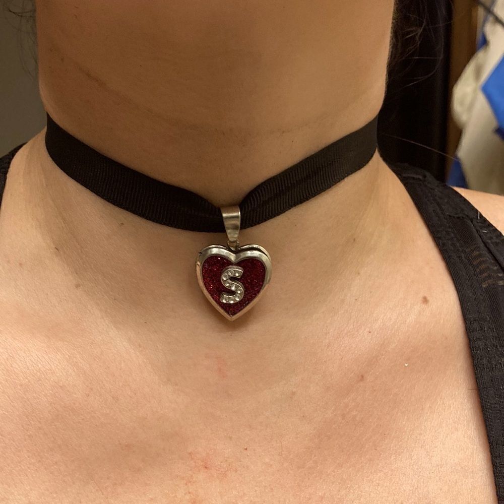 Choker necklace